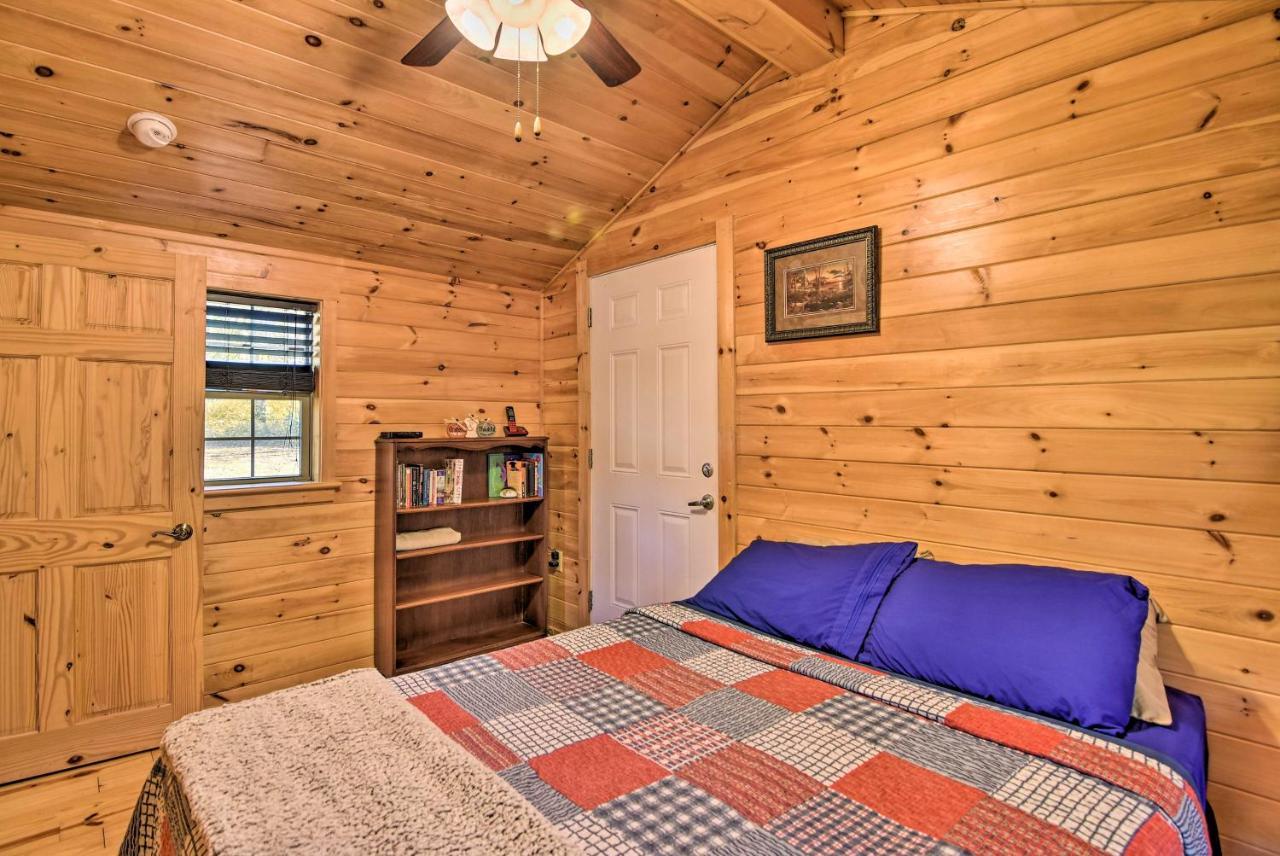 Rural Cabin Hideaway With Fire Pit And Mtn Views! Parsons Экстерьер фото